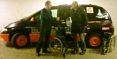 Rollstuhlübergabe mit Herrn Guido Grenner